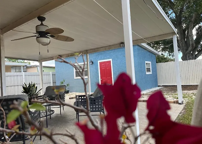 Loft Close To Downtown, Raymond James Stadium, Airport And Many More Places